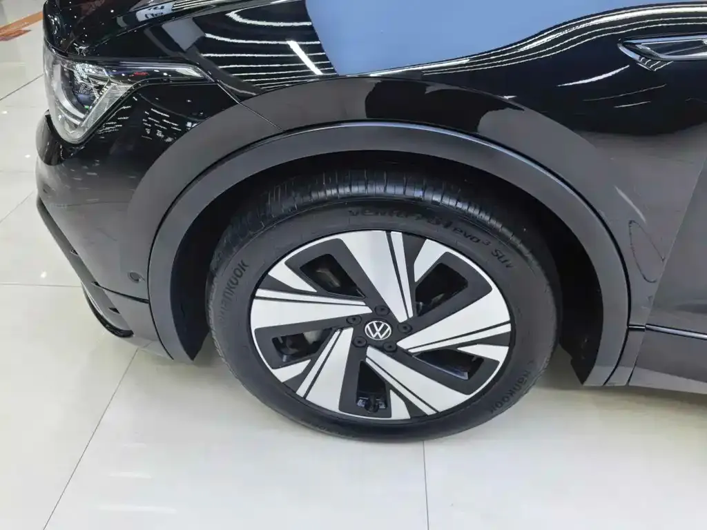 Volkswagen Tiguan L 2023 из CN, фото 4