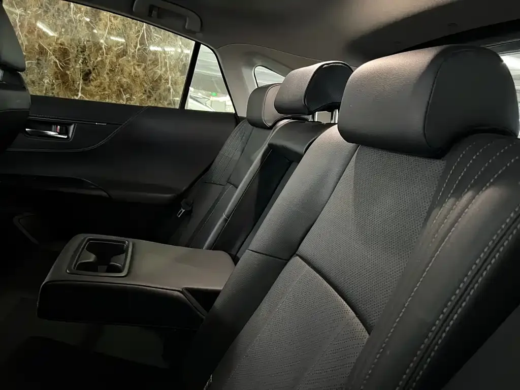 Toyota Harrier 2023 из CN, фото 8