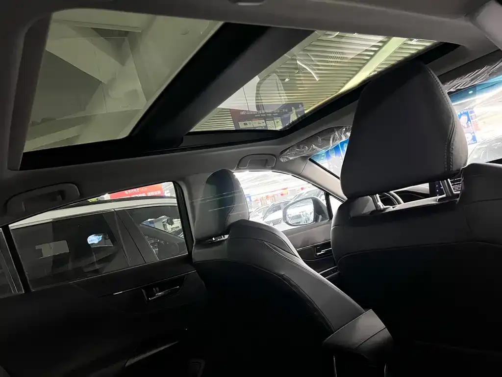 Toyota Harrier 2023 из CN, фото 9