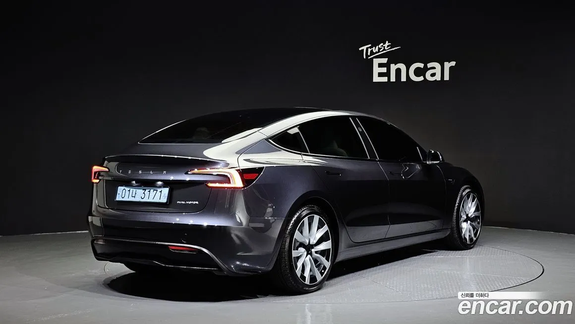 Tesla Model 3 2024 из KR, фото 2