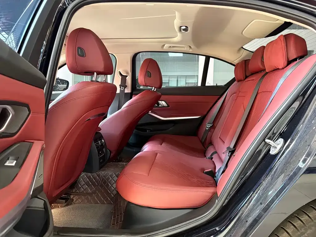 BMW 3 Series 2023 из CN, фото 8