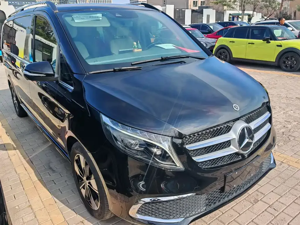 Mercedes-Benz V-Class 2023 из CN, фото 2