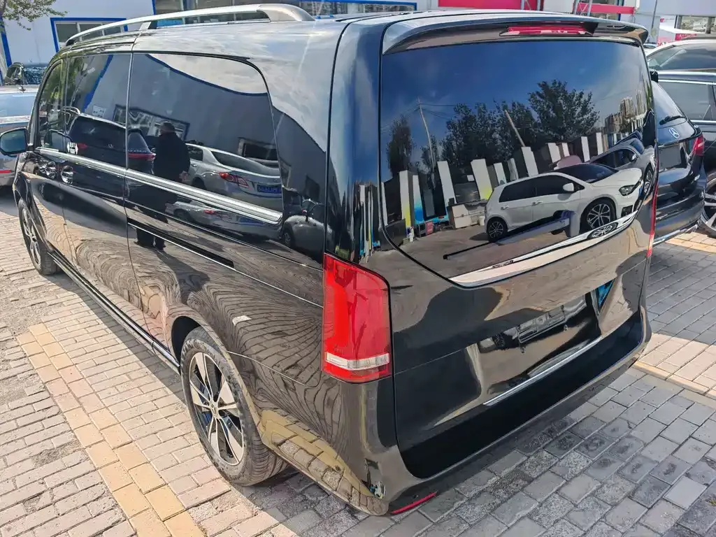 Mercedes-Benz V-Class 2023 из CN, фото 3