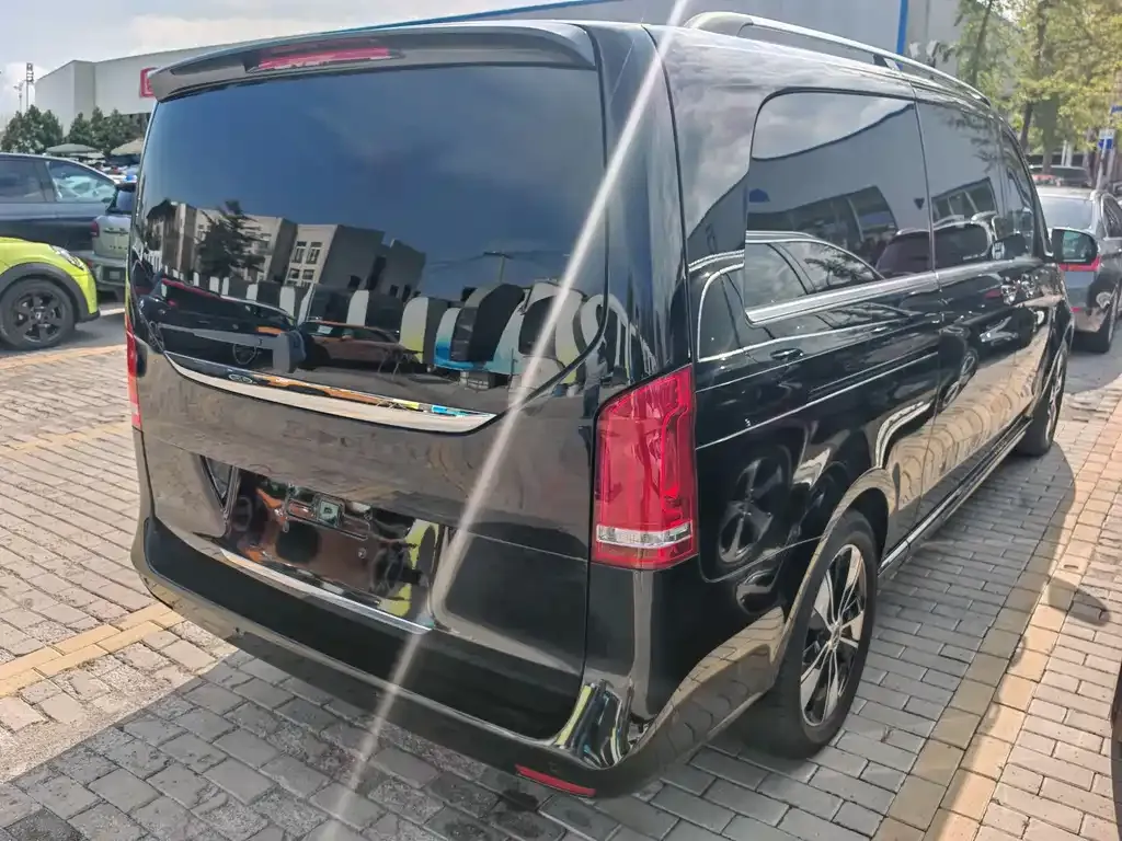 Mercedes-Benz V-Class 2023 из CN, фото 4