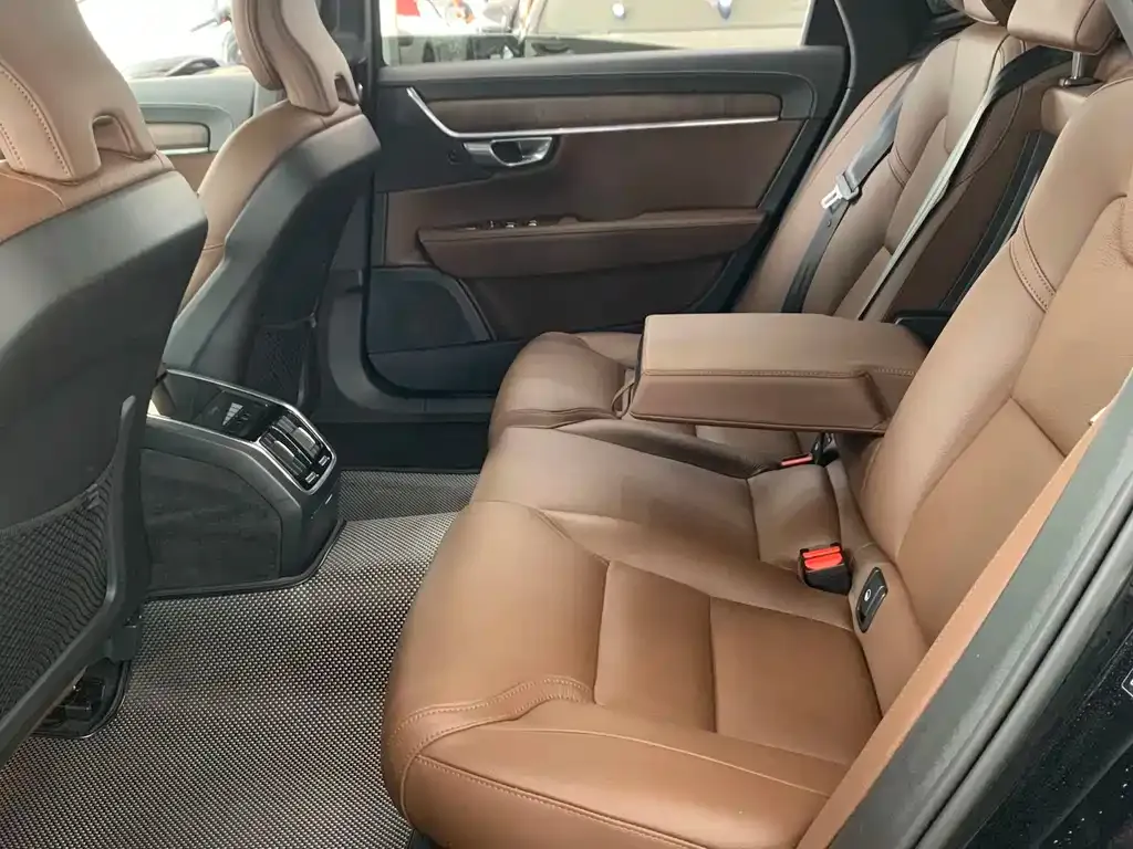 Volvo S90 2023 из CN, фото 8