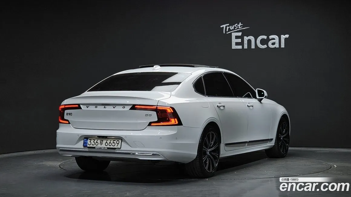 Volvo S90 2023 из KR, фото 2