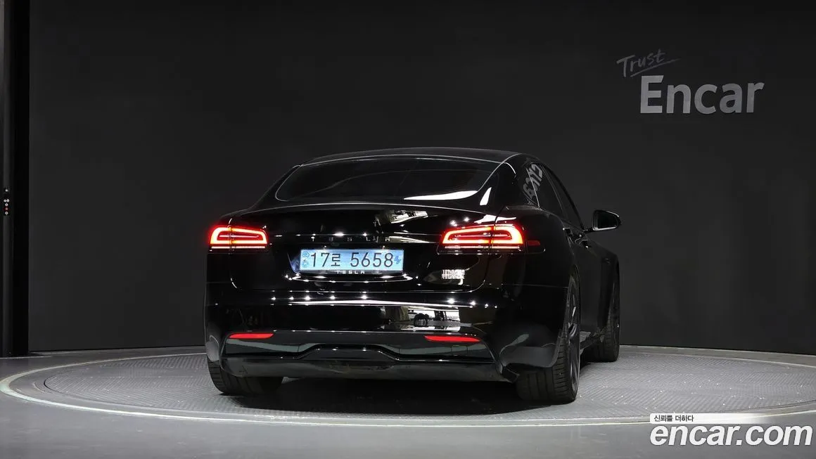 Tesla Model S — фото 4