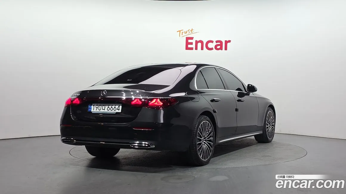 Mercedes-Benz E-Class 2024 из KR, фото 2