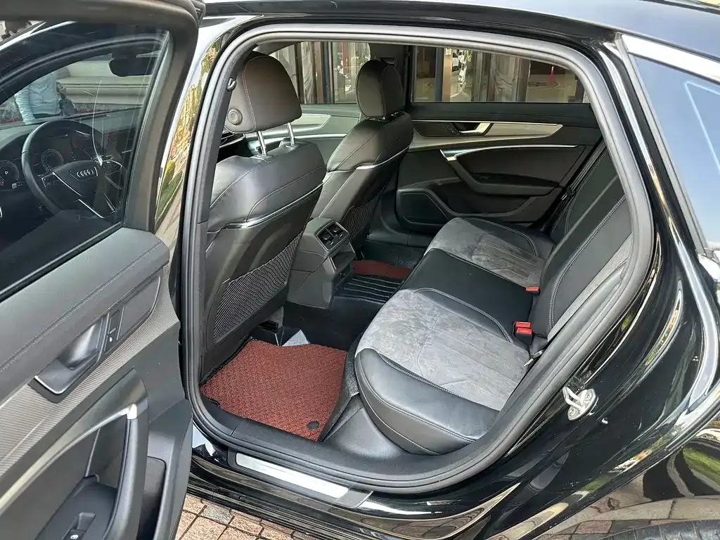 Audi A6L 2022 из CN, фото 6