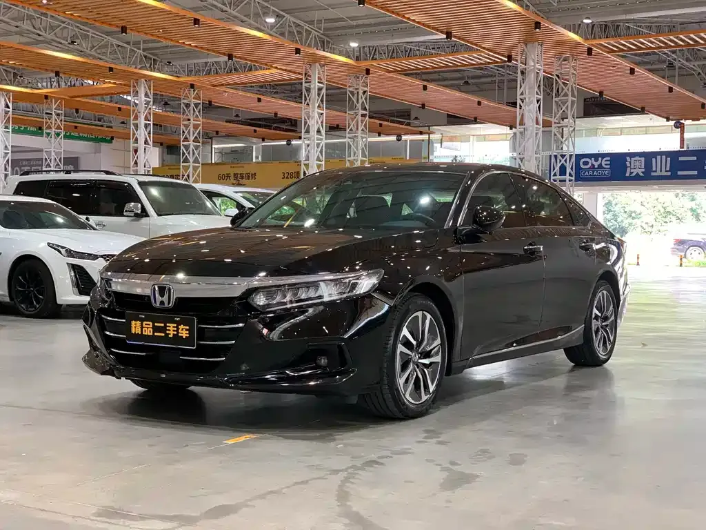 Honda Accord — фото 1