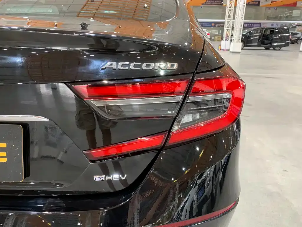 Honda Accord — фото 3