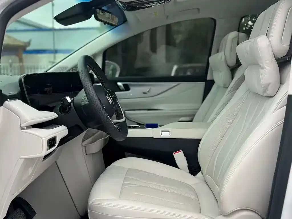 Buick GL8 Hybrid 2024 из CN, фото 4