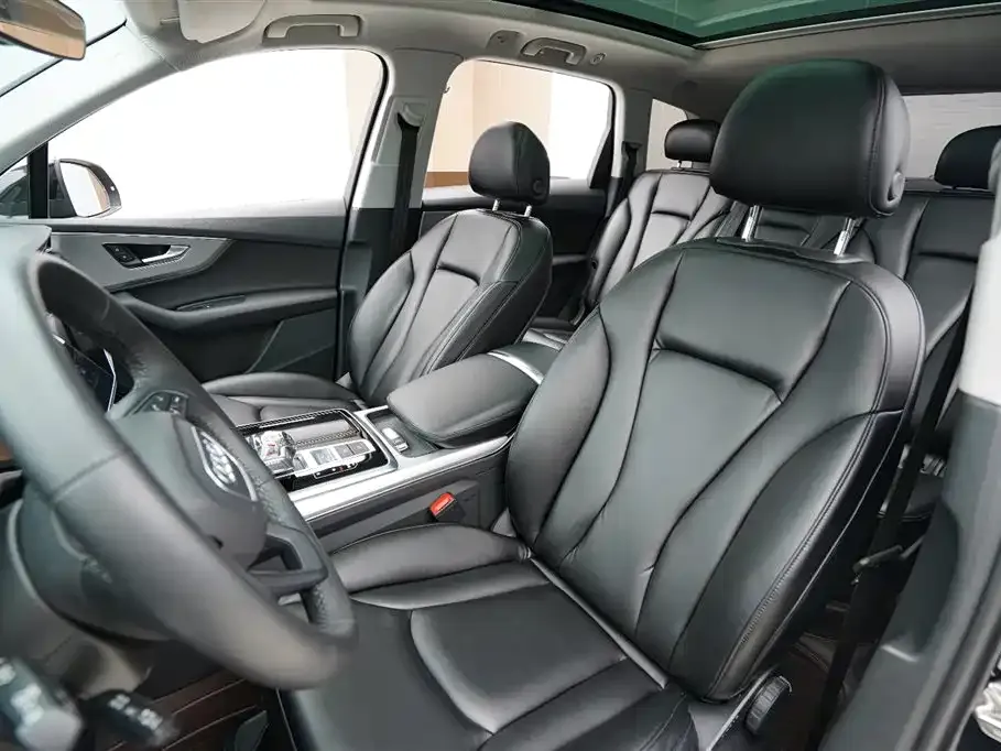 Audi Q7 2023 из CN, фото 4