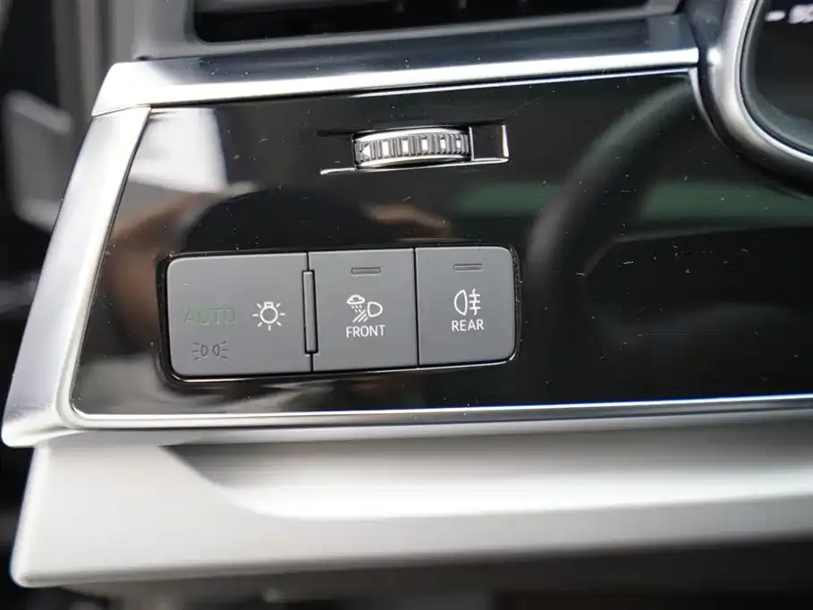 Audi Q7 2023 из CN, фото 6