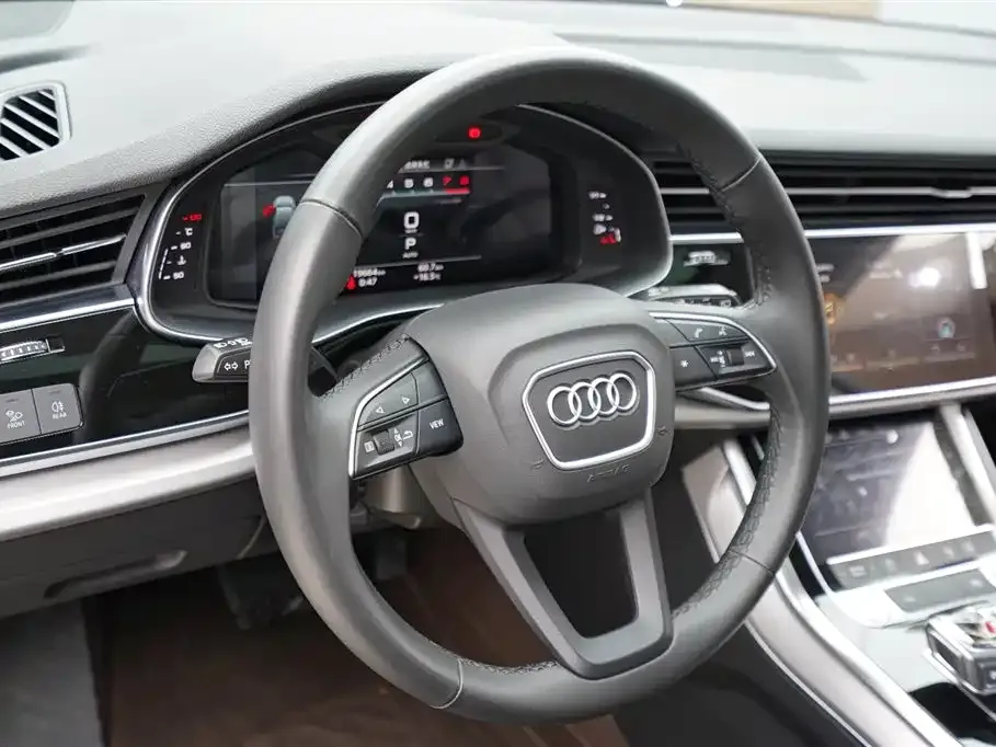 Audi Q7 2023 из CN, фото 7