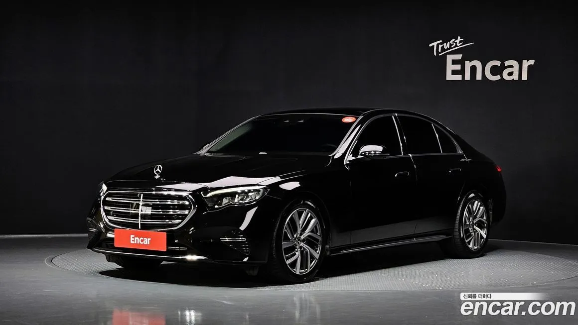 Mercedes-Benz E-Class — фото 1