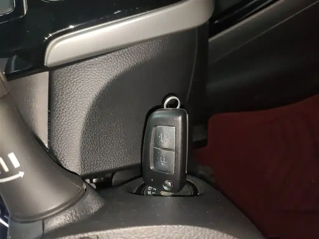 Nissan Tiida 2024 из CN, фото 9