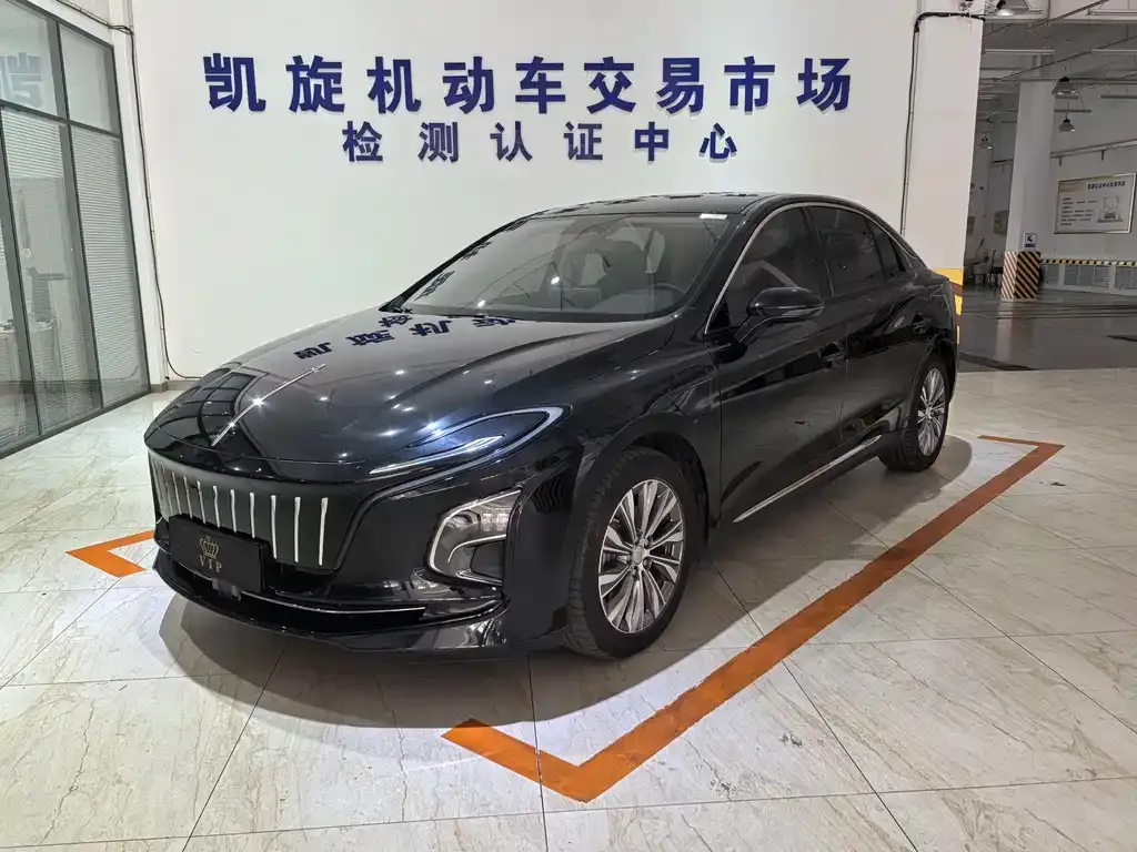 Hongqi E-QM5 — фото 1