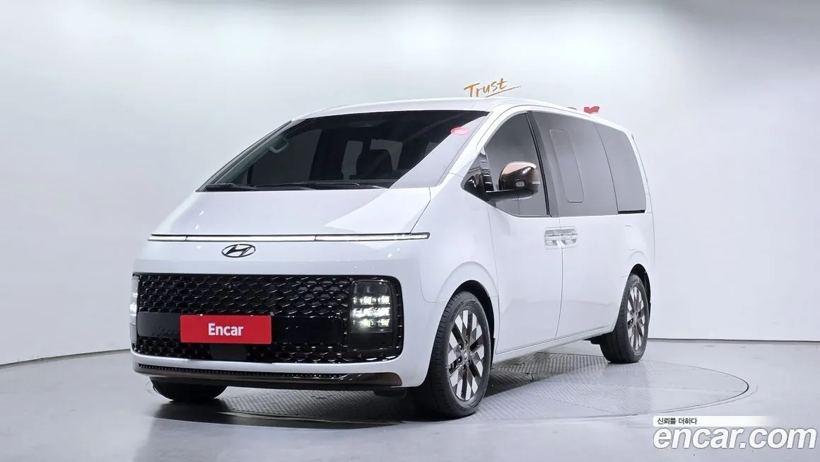 Hyundai Staria