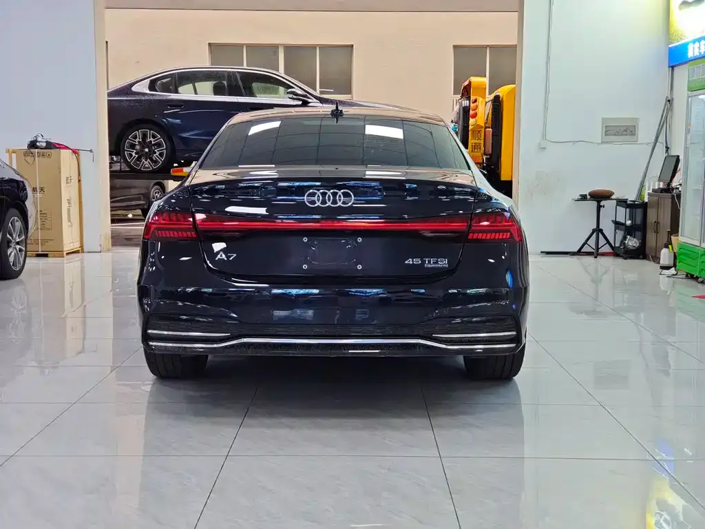 Audi A7L 2024 из CN, фото 3
