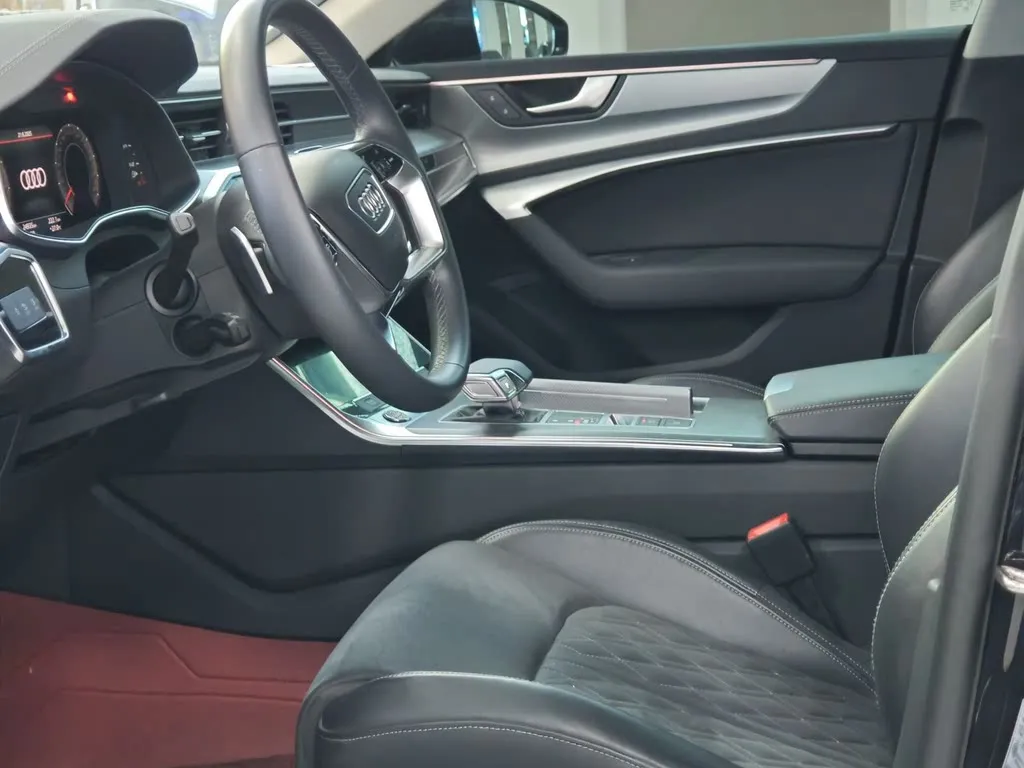 Audi A7L 2024 из CN, фото 5