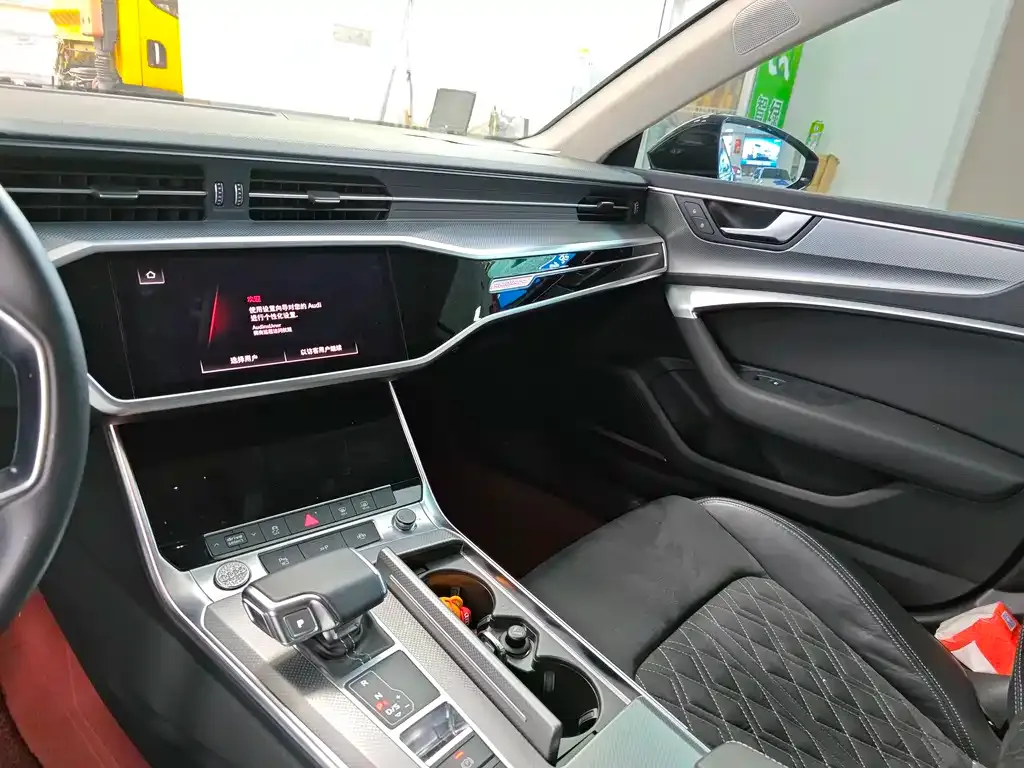 Audi A7L 2024 из CN, фото 9