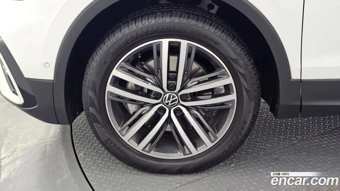 Volkswagen Tiguan — фото 5