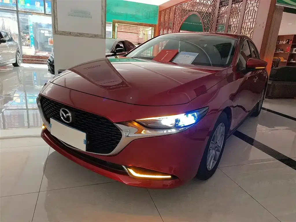 Mazda 3 Axela 2022 из CN, фото 2
