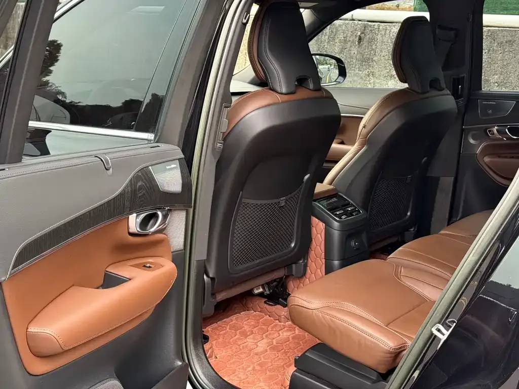 Volvo XC90 PHEV 2023 из CN, фото 9