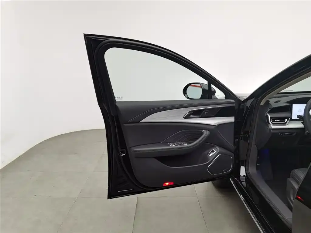 Hongqi H5 PHEV 2025 из CN, фото 8