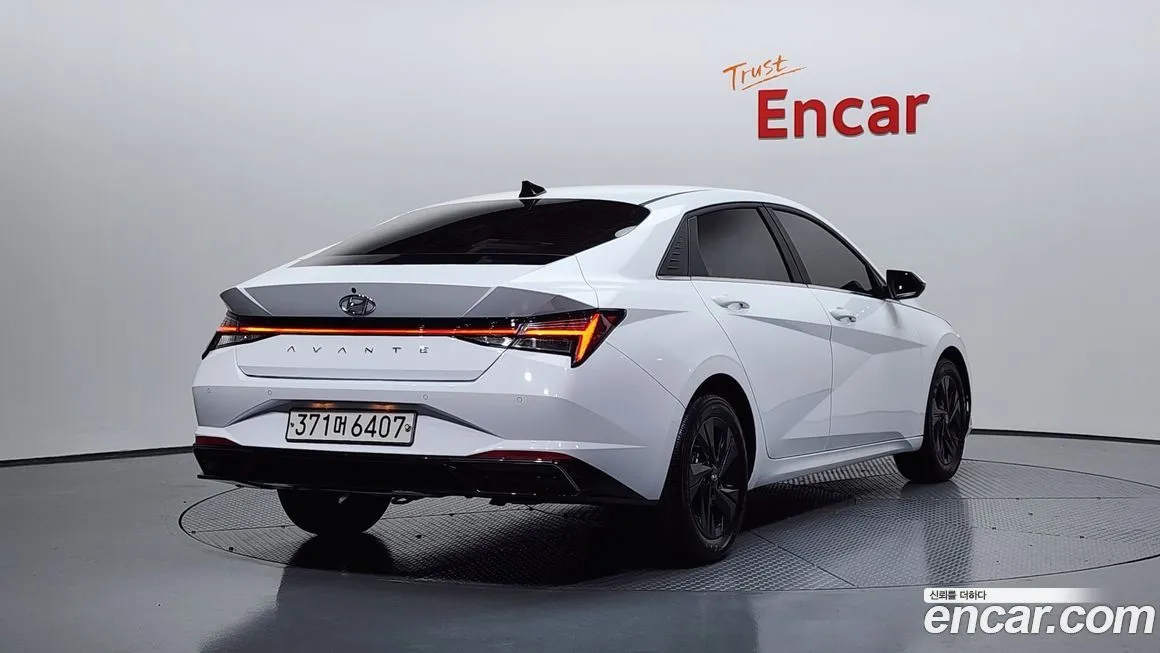 Hyundai AVANTE — фото 2