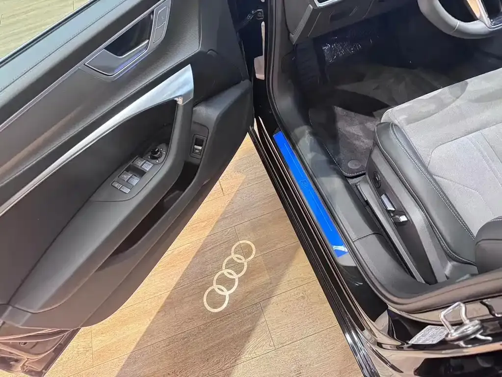 Audi A6L 2024 из CN, фото 5