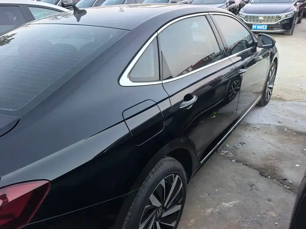 Volkswagen Passat 2022 из CN, фото 10