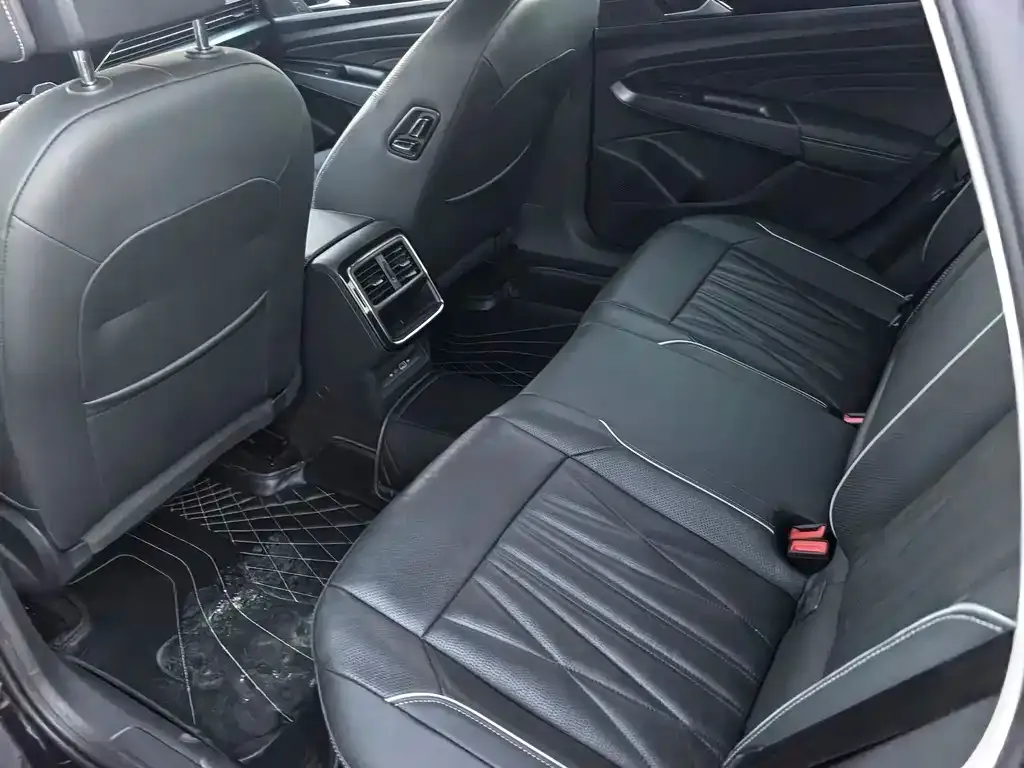 Volkswagen Passat 2022 из CN, фото 8