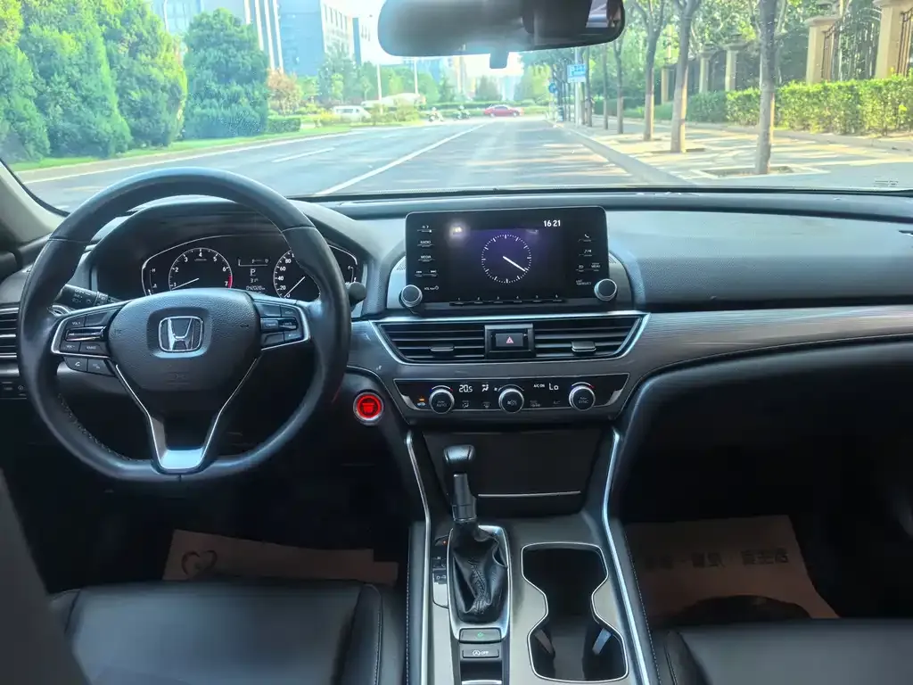 Honda Accord — фото 4