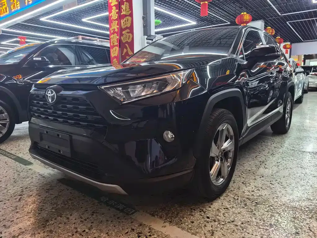 Toyota RAV4 2022 из CN, фото 1