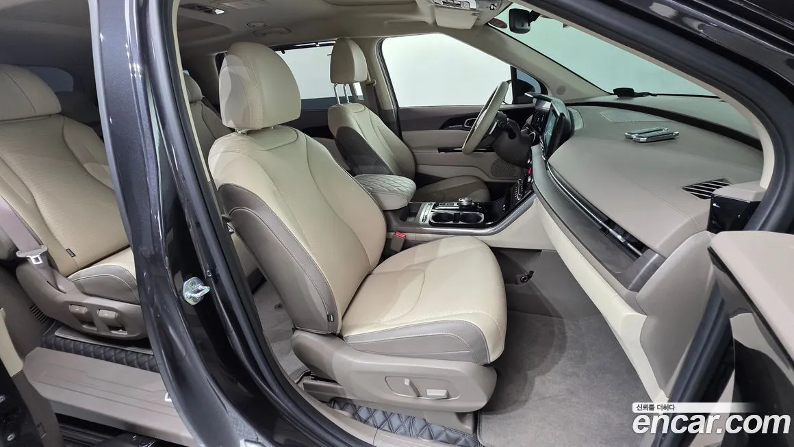 Kia Carnival — фото 10