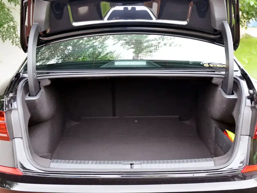 Volkswagen Passat 2024 из CN, фото 4