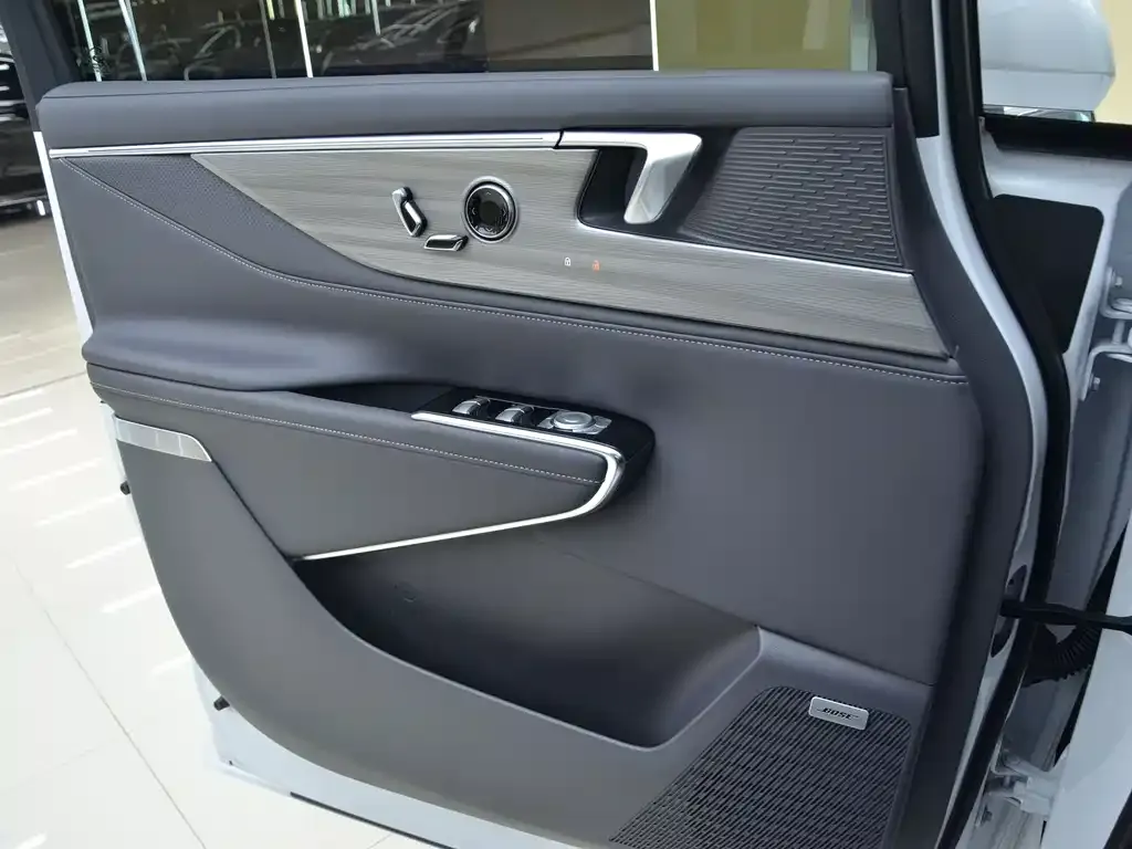 Buick GL8 2025 из CN, фото 6