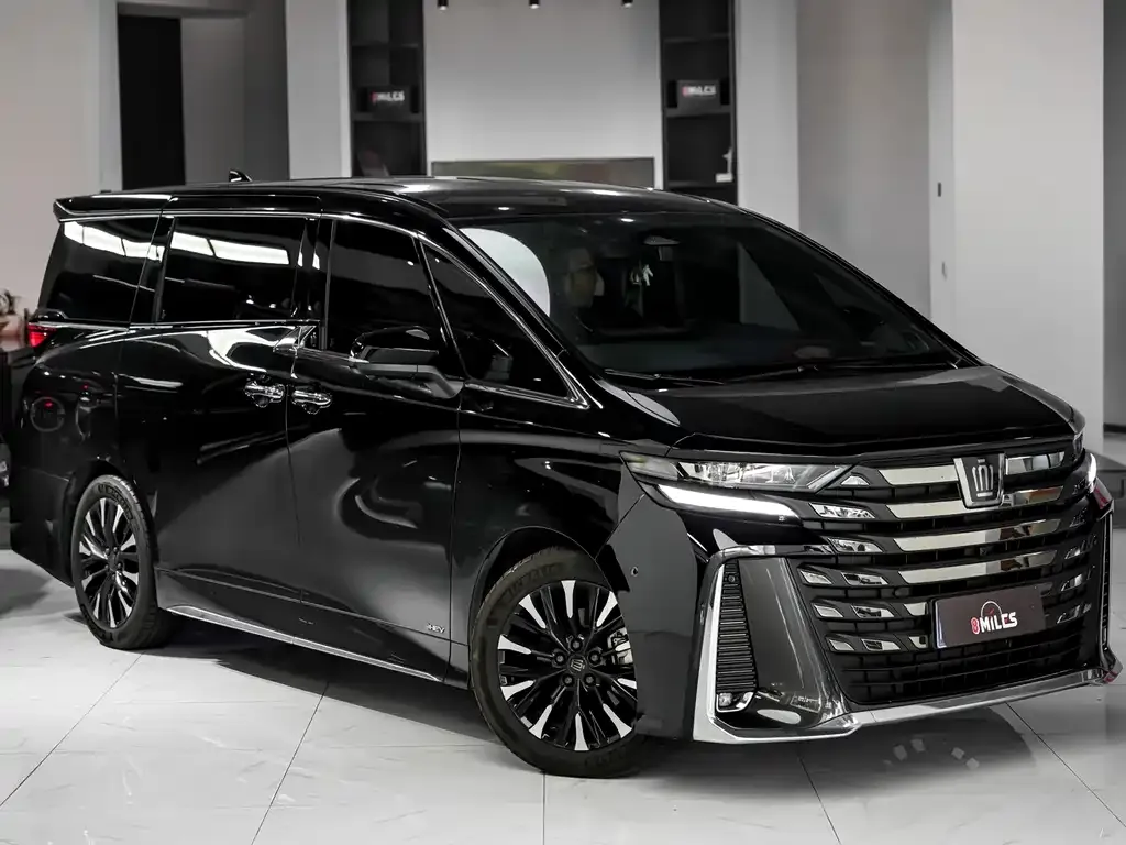 Toyota Vellfire 2024 из CN, фото 1