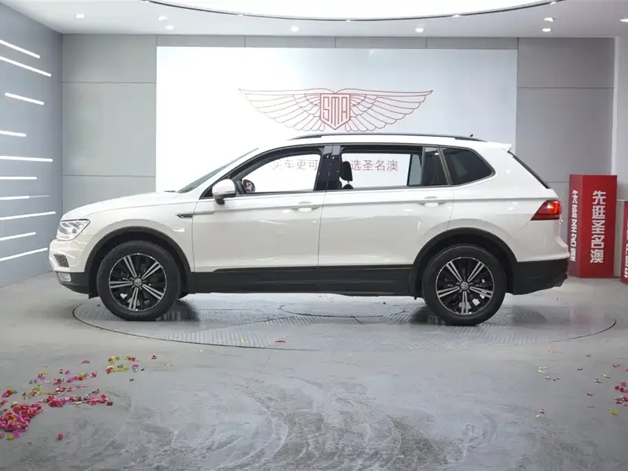 Volkswagen Tiguan L 2021 из CN, фото 2