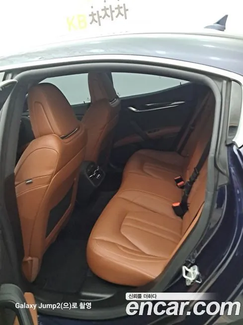 Maserati Ghibli — фото 10