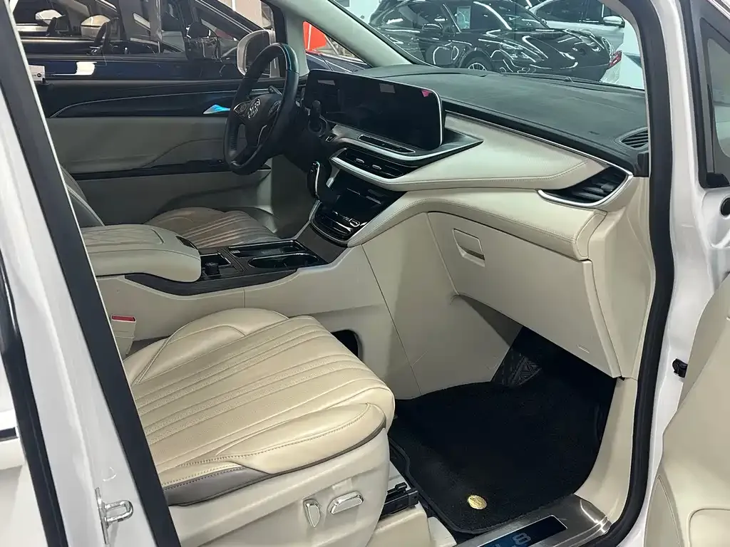 Buick GL8 2023 из CN, фото 6