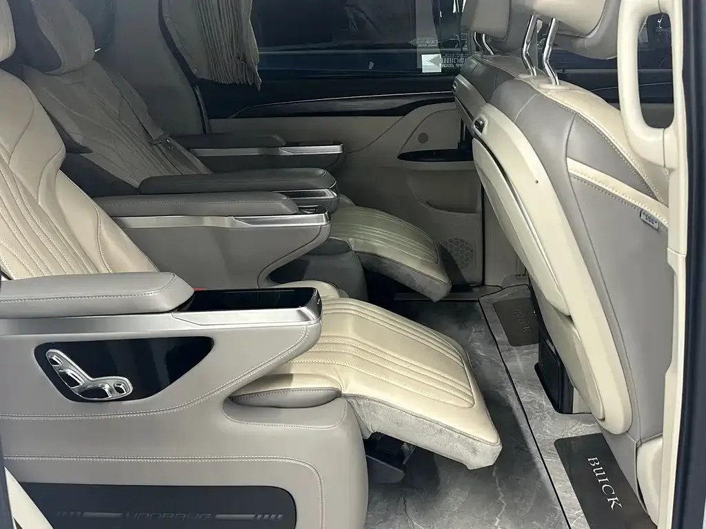 Buick GL8 2023 из CN, фото 7