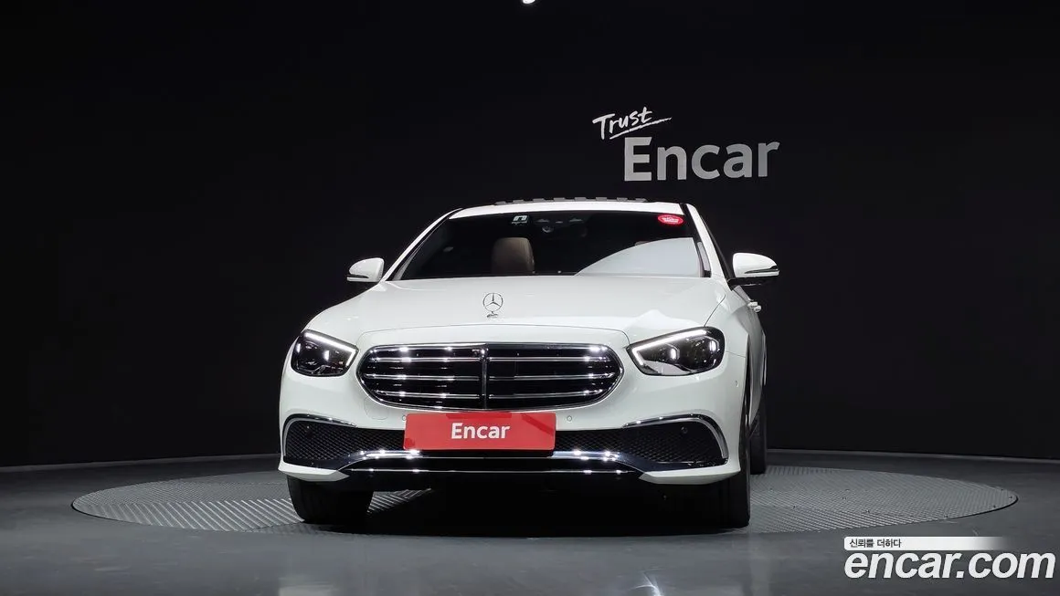 Mercedes-Benz E-Class — фото 3