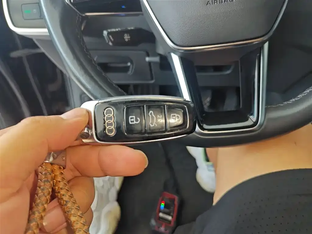 Audi A6L 2022 из CN, фото 9