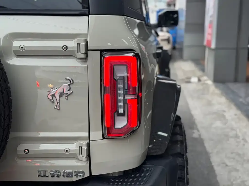 Ford Bronco 2024 из CN, фото 10