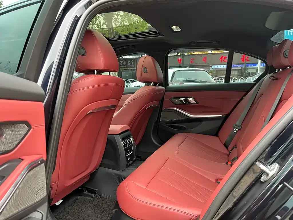 BMW 3 Series 2025 из CN, фото 10