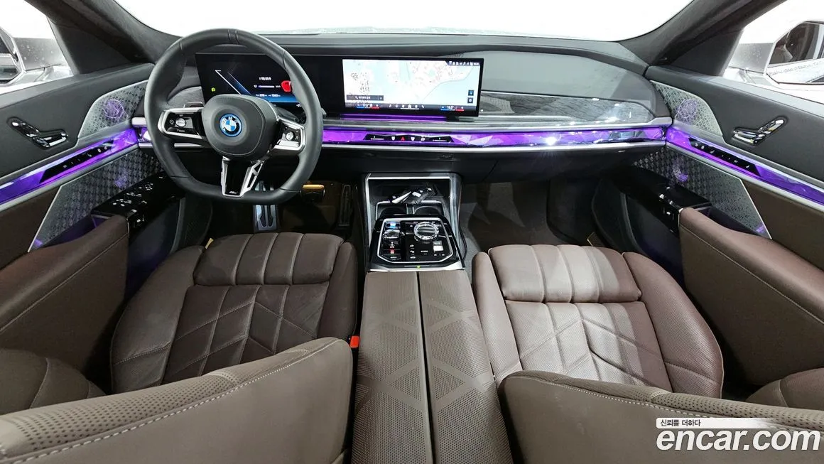 BMW i7 — фото 7