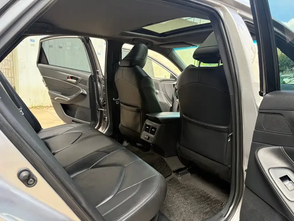 Toyota Avalon 2022 из CN, фото 10